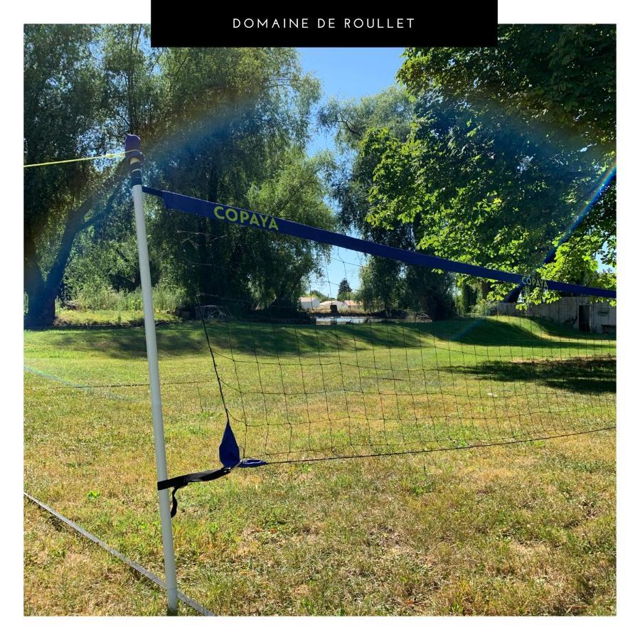 Domaine De Roullet